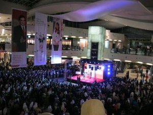 crowd at avenues-Danah millionaire-Jan 6