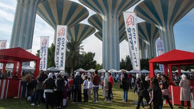 Gulf Bank Distributes Cash Prizes To Qout Market Visitors